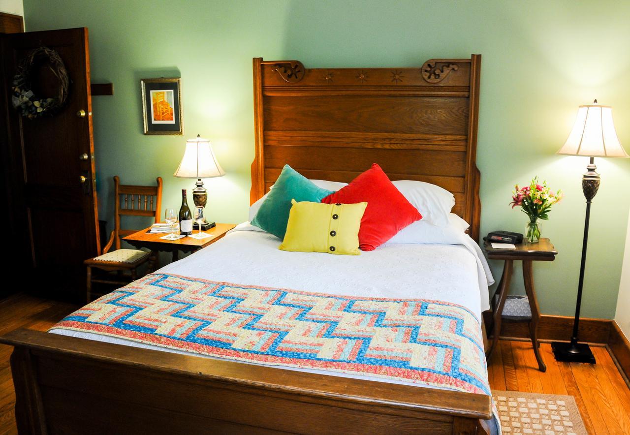 The White Oak Inn Zuck Extérieur photo